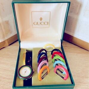 GUCCI Luxury Statement Watch with the Iconic Red and Green Bezel RARE